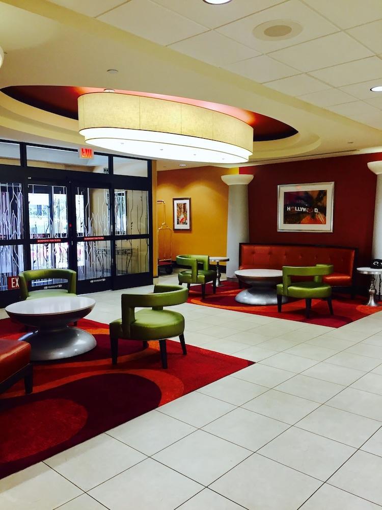 Hilton Garden Inn Los Angeles / Hollywood Exterior photo