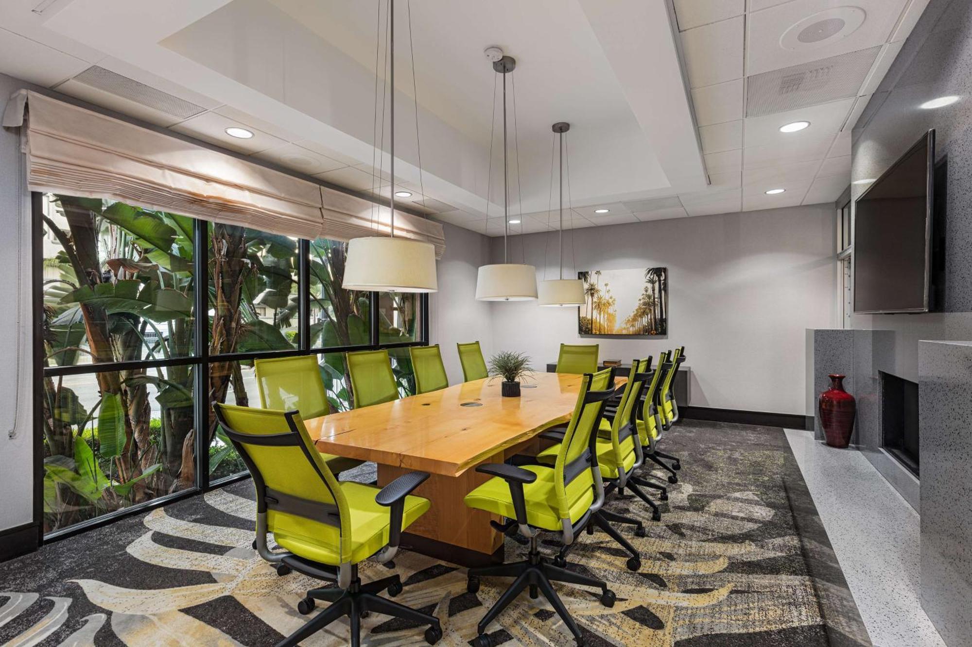 Hilton Garden Inn Los Angeles / Hollywood Exterior photo