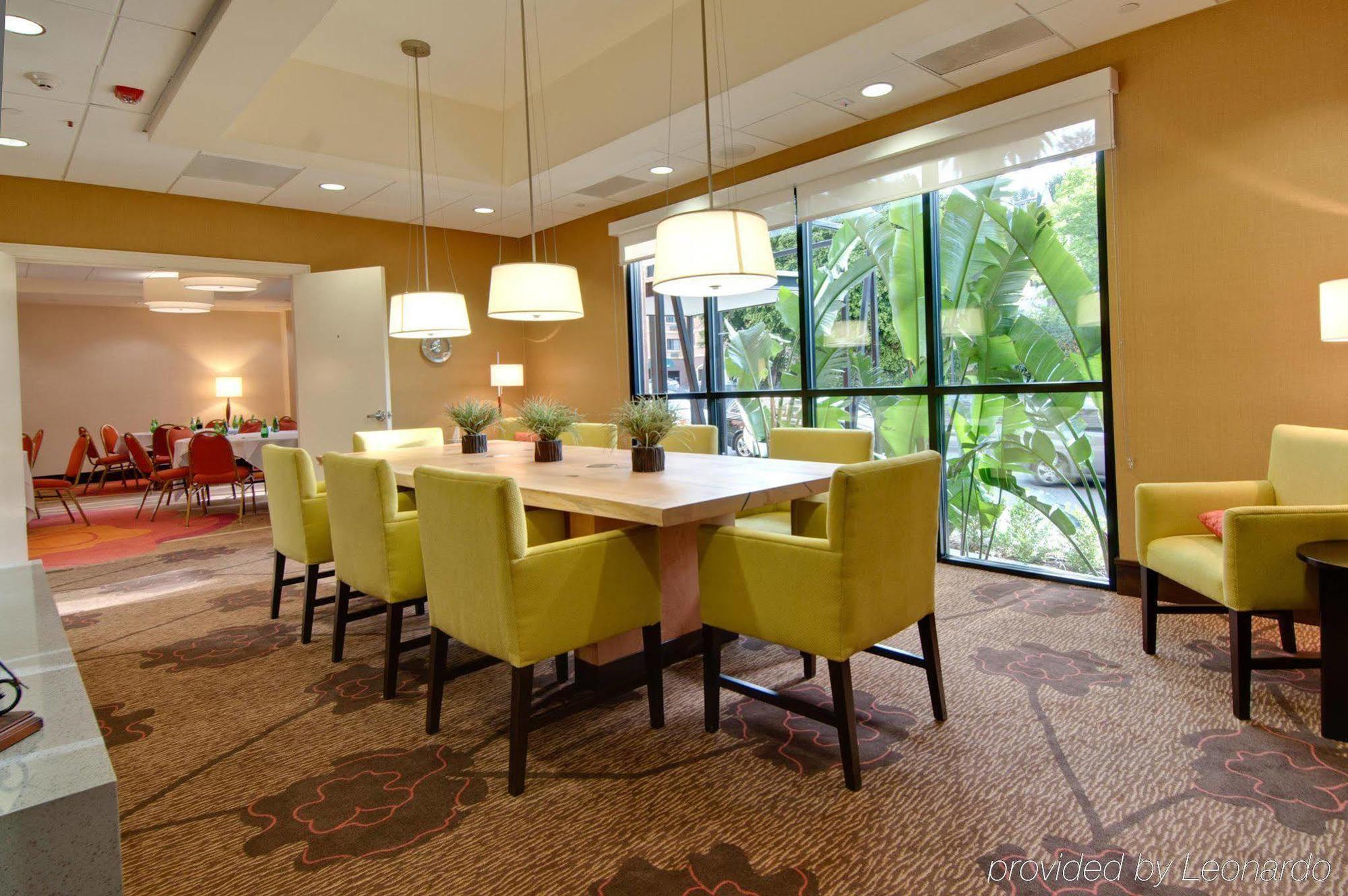 Hilton Garden Inn Los Angeles / Hollywood Restaurant photo
